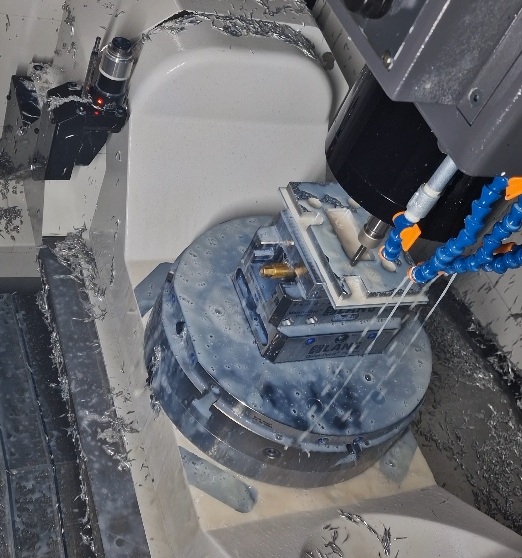 Fabricație de precizie — Atelier propriu de prelucrări CNC